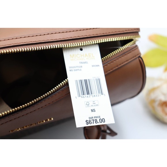 Michael Kors Jet Set Travel Duffle Bag size Medium - Picture 4 of 5